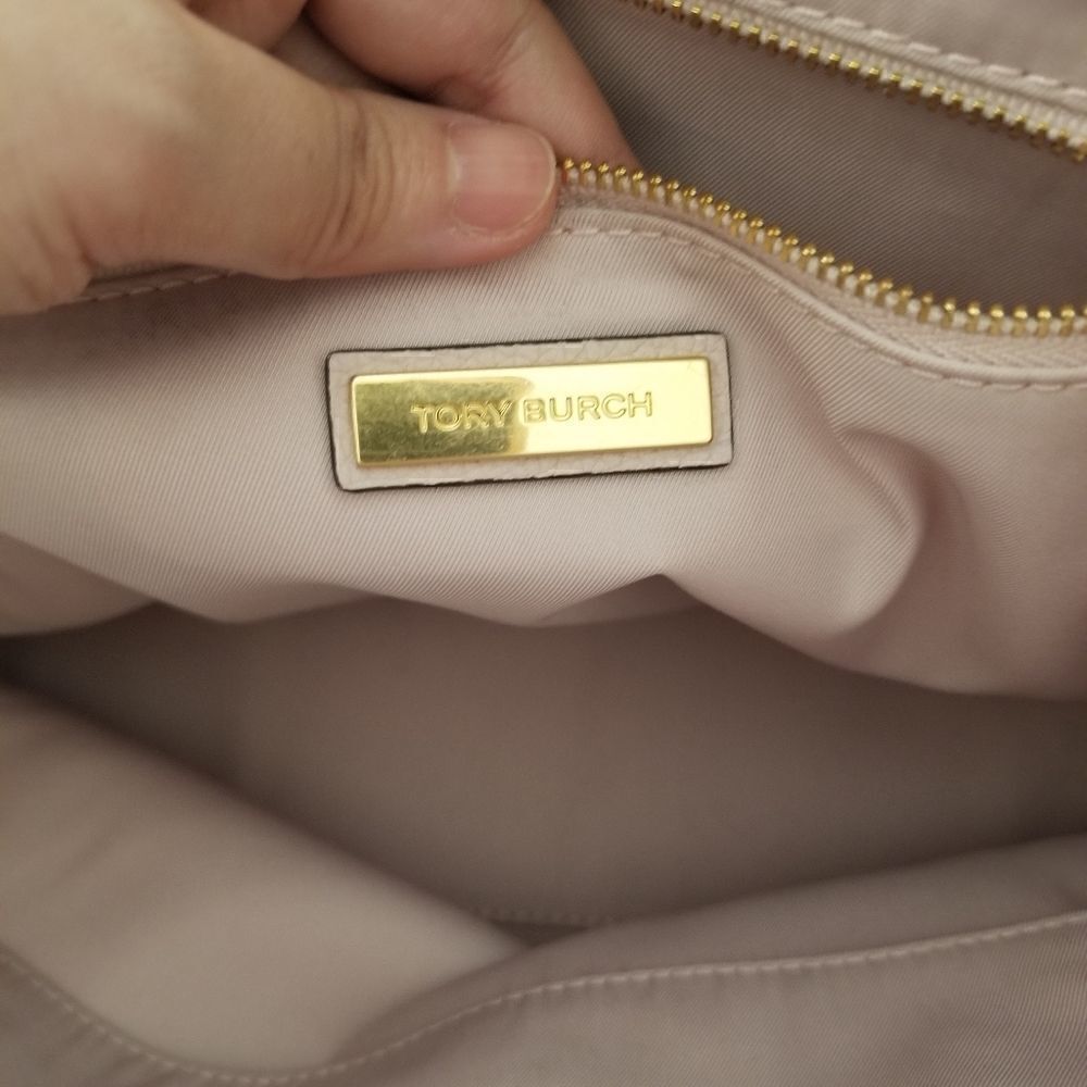 Tory Burch Carson Shoulder Bag - Picture 10 of 11